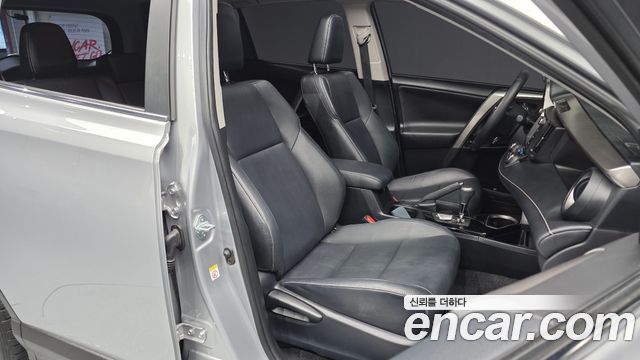 Toyota RAV4 2.5 2WD 4th 2017 — фото 12