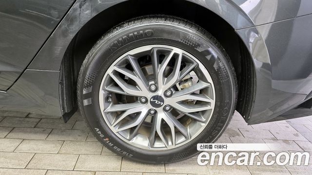 Kia K5 (III) 2.0 Prestige 2022 — фото 21