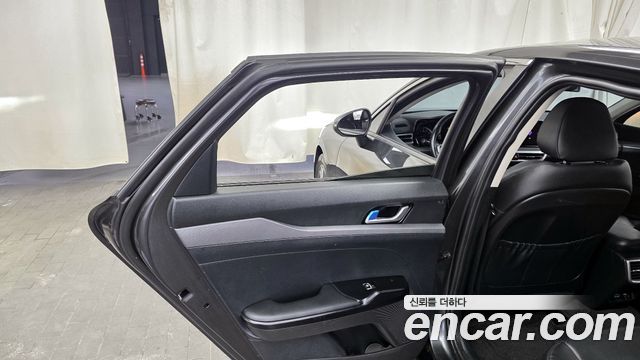 Kia K5 (III) 2.0 Prestige 2022 — фото 25