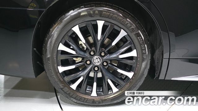 Toyota Alphard (IV) 2.5 HEV Executive AWD 2025 — фото 5