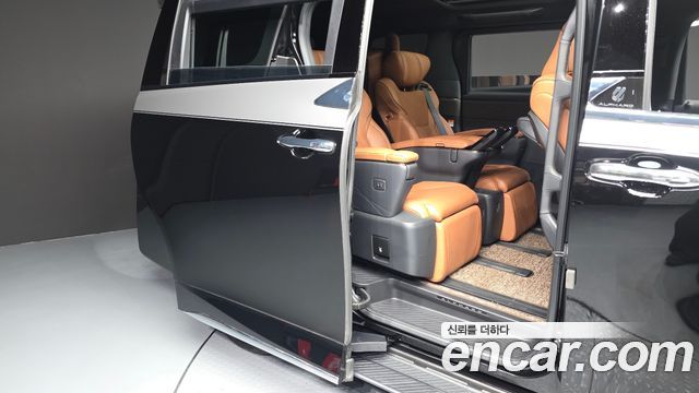 Toyota Alphard (IV) 2.5 HEV Executive AWD 2025 — фото 16