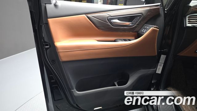 Toyota Alphard (IV) 2.5 HEV Executive AWD 2025 — фото 30
