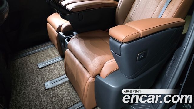 Toyota Alphard (IV) 2.5 HEV Executive AWD 2025 — фото 31