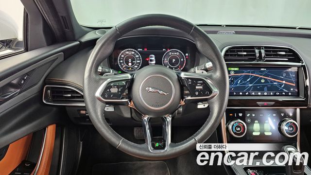 Jaguar XE D180 R-Dynamic S 2020 — фото 13