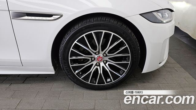 Jaguar XE D180 R-Dynamic S 2020 — фото 21