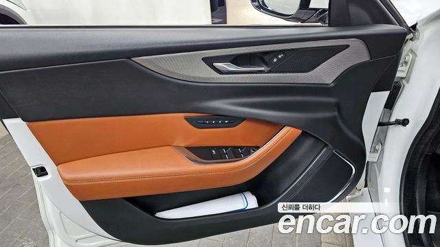 Jaguar XE D180 R-Dynamic S 2020 — фото 24