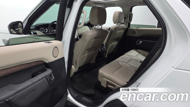 Land Rover Discovery 5 3.0 SD6 HSE 2019 — фото 12