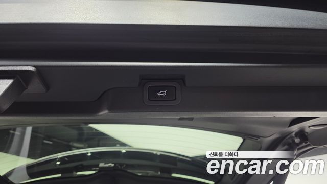 Land Rover Discovery 5 3.0 SD6 HSE 2019 — фото 17