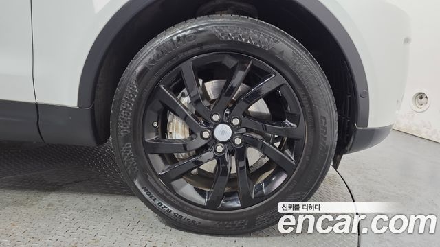 Land Rover Discovery 5 3.0 SD6 HSE 2019 — фото 21