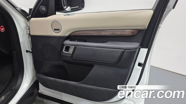 Land Rover Discovery 5 3.0 SD6 HSE 2019 — фото 24