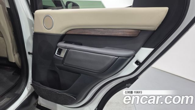 Land Rover Discovery 5 3.0 SD6 HSE 2019 — фото 25