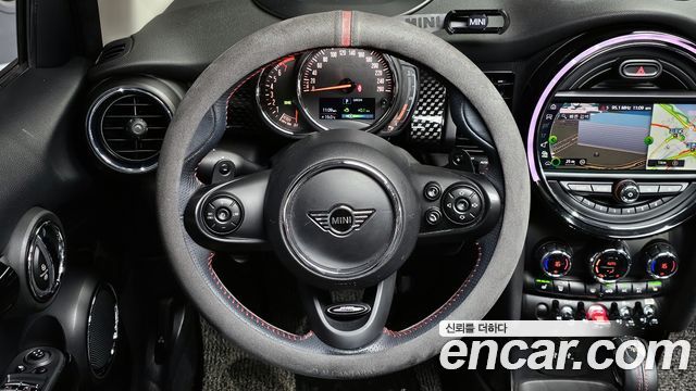 MINI Cooper S 5Door Standard 3rd 2019 — фото 13