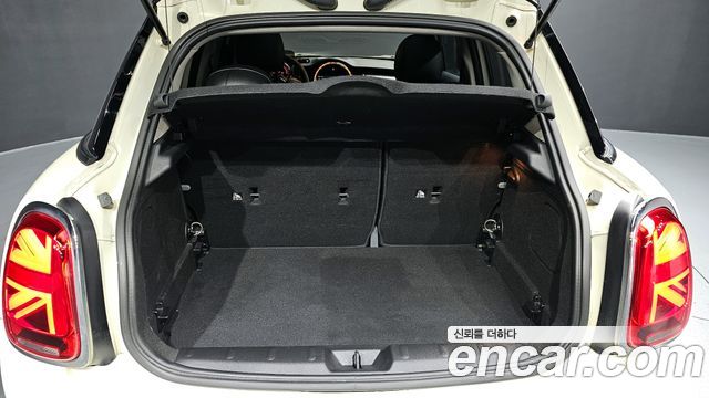 MINI Cooper S 5Door Standard 3rd 2019 — фото 20