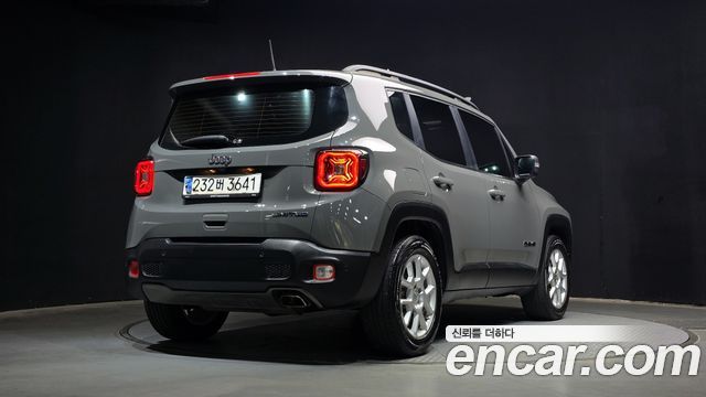 Jeep Renegade 2.4 Limited 2021 — фото 2