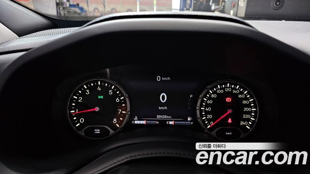 Jeep Renegade 2.4 Limited 2021 — фото 8