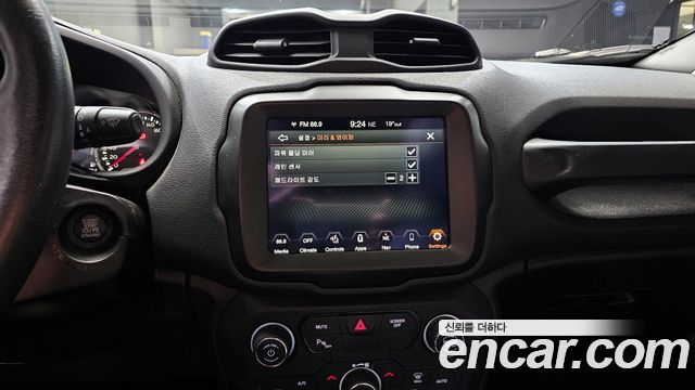 Jeep Renegade 2.4 Limited 2021 — фото 15