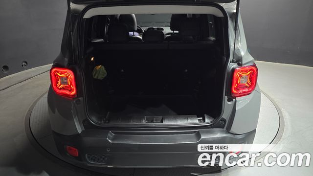 Jeep Renegade 2.4 Limited 2021 — фото 20