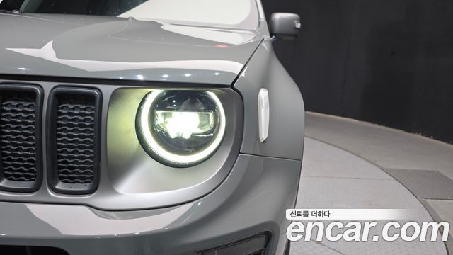 Jeep Renegade 2.4 Limited 2021 — фото 22