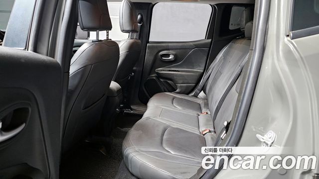 Jeep Renegade 2.4 Limited 2021 — фото 26