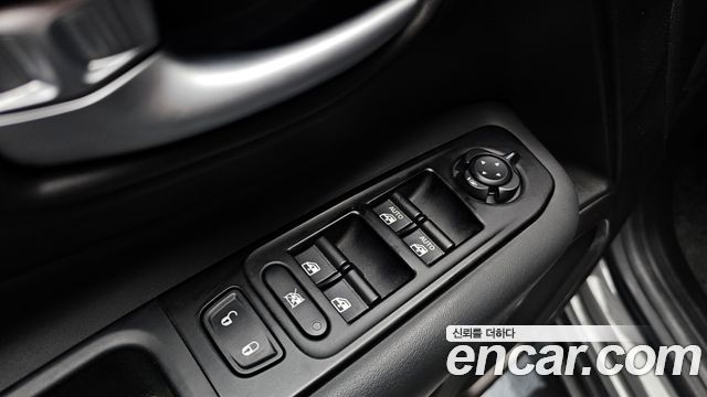 Jeep Renegade 2.4 Limited 2021 — фото 27
