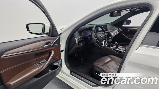 BMW 5 Series (G30) 530i xDrive M Sport Package Plus 2018 — фото 10