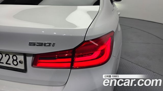 BMW 5 Series (G30) 530i xDrive M Sport Package Plus 2018 — фото 23