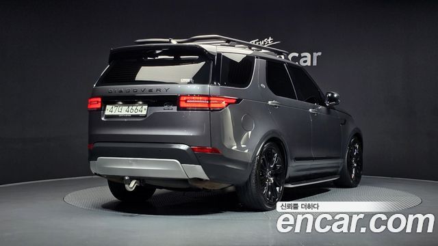 Land Rover Discovery 5 3.0 TD6 HSE Luxury 2018 — фото 2
