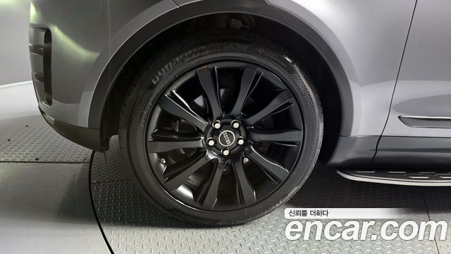 Land Rover Discovery 5 3.0 TD6 HSE Luxury 2018 — фото 5