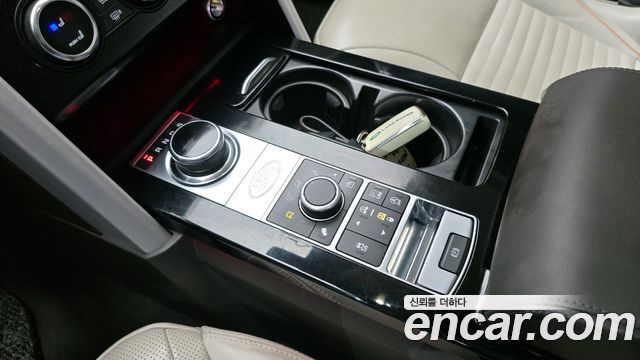 Land Rover Discovery 5 3.0 TD6 HSE Luxury 2018 — фото 9
