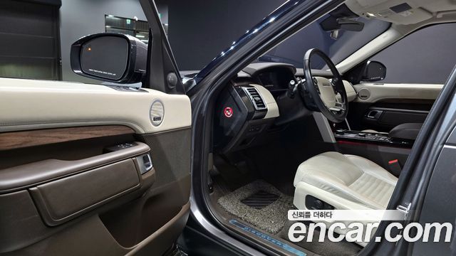 Land Rover Discovery 5 3.0 TD6 HSE Luxury 2018 — фото 10
