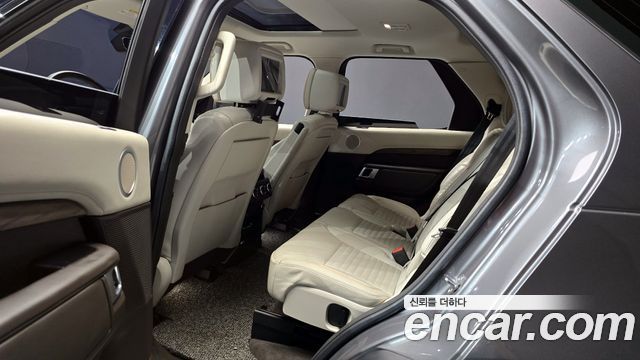Land Rover Discovery 5 3.0 TD6 HSE Luxury 2018 — фото 12