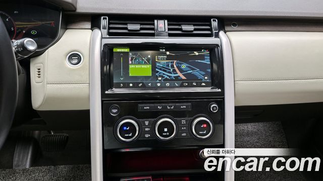 Land Rover Discovery 5 3.0 TD6 HSE Luxury 2018 — фото 14