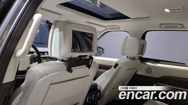 Land Rover Discovery 5 3.0 TD6 HSE Luxury 2018 — фото 16