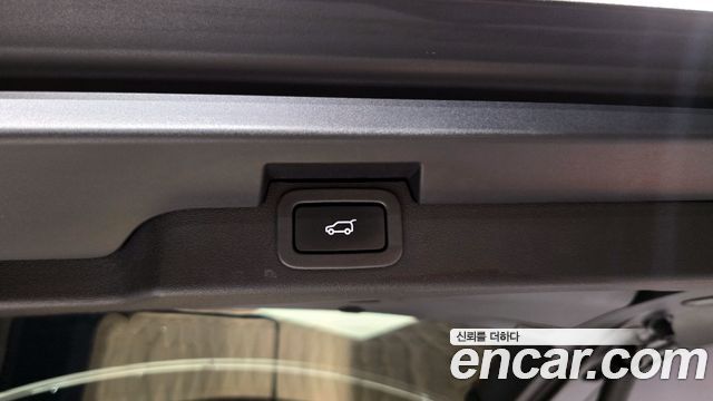 Land Rover Discovery 5 3.0 TD6 HSE Luxury 2018 — фото 19