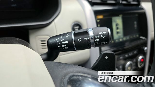 Land Rover Discovery 5 3.0 TD6 HSE Luxury 2018 — фото 28