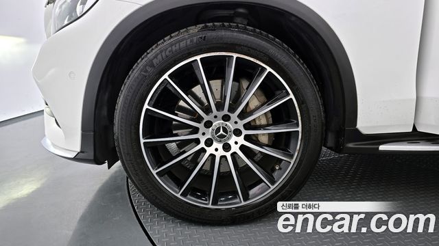 Mercedes-Benz GLC-Class (X253) GLC300 4MATIC AMG Line Coupe 2019 — фото 5