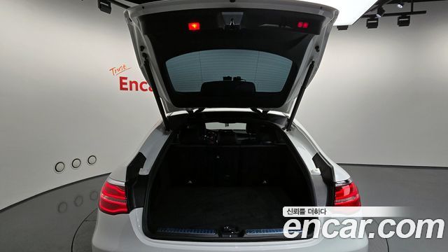 Mercedes-Benz GLC-Class (X253) GLC300 4MATIC AMG Line Coupe 2019 — фото 18