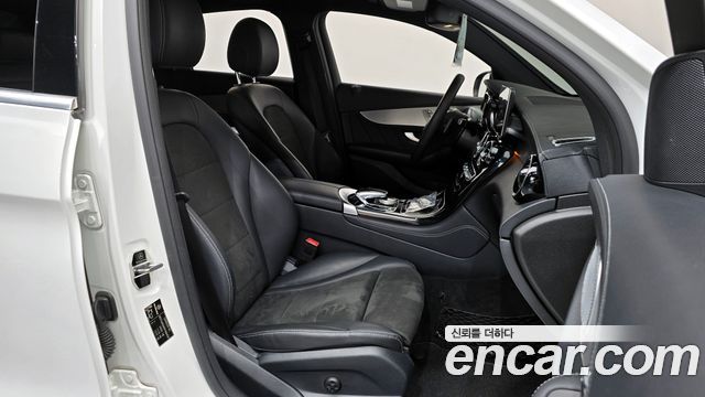 Mercedes-Benz GLC-Class (X253) GLC300 4MATIC AMG Line Coupe 2019 — фото 26