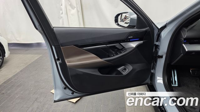 BMW 5 Series (G60) 520i M Sport 2024 — фото 24