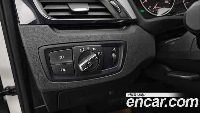 BMW X1 (F48) xDrive 20d Joy 2018 — фото 14
