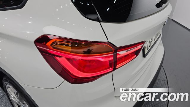 BMW X1 (F48) xDrive 20d Joy 2018 — фото 23