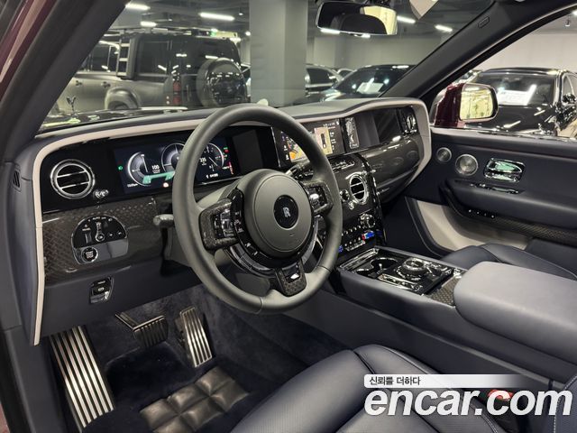 Rolls-Royce Cullinan 6.7 V12 Black Badge 2025 — фото 4