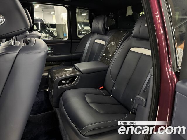 Rolls-Royce Cullinan 6.7 V12 Black Badge 2025 — фото 17