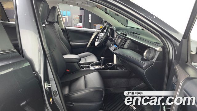 Toyota RAV4 2.5 2WD 4th 2018 — фото 11