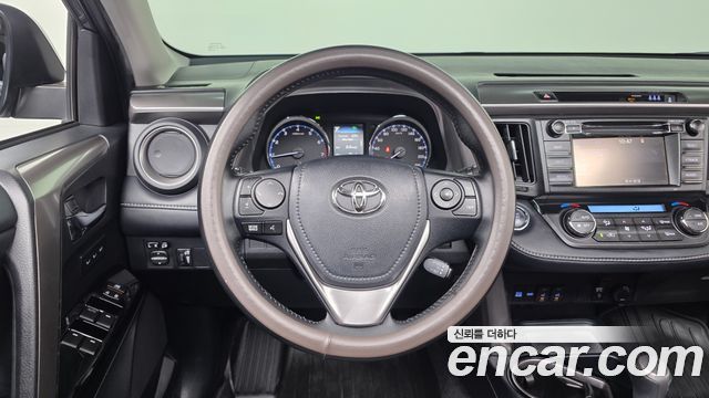 Toyota RAV4 2.5 2WD 4th 2018 — фото 13