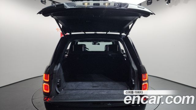 Land Rover Range Rover (IV) 5.0 SC AB LWB 2019 — фото 18