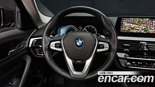 BMW 5 Series (G30) 520d xDrive Luxury Plus 2019 — фото 17