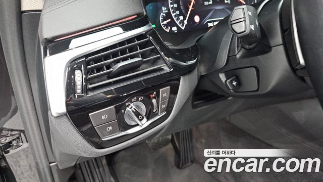 BMW 5 Series (G30) 520d xDrive Luxury Plus 2019 — фото 36