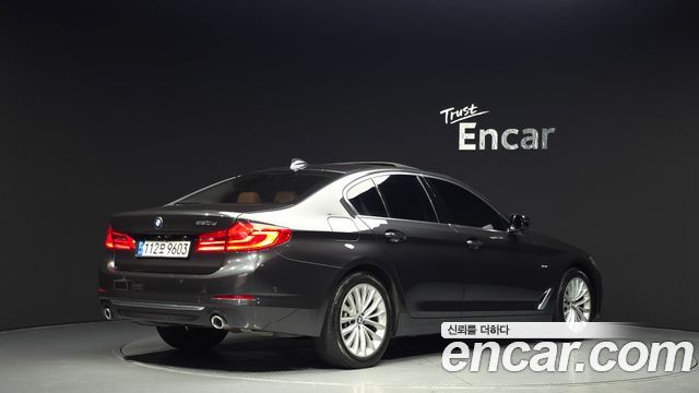 BMW 5 Series (G30) 520d Luxury Special Edition 2018 — фото 2