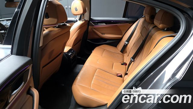 BMW 5 Series (G30) 520d Luxury Special Edition 2018 — фото 11
